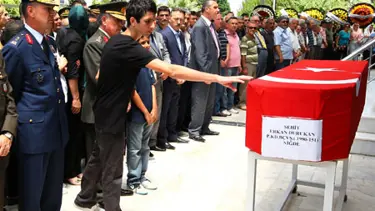 Şehit astsubay toprağa verildi
