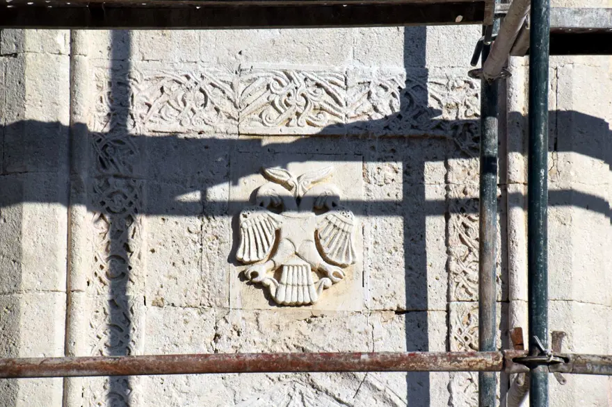 Depremde kısmen yıkılan 600 yıllık Yusuf Kümbeti restorasyonunda sona gelindi 4