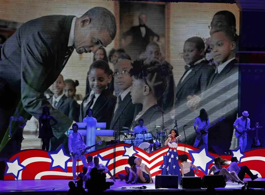 Yemin töreni öncesi sahnede bir yıldız 25 Yemin töreni öncesi sahnede bir yıldız 25