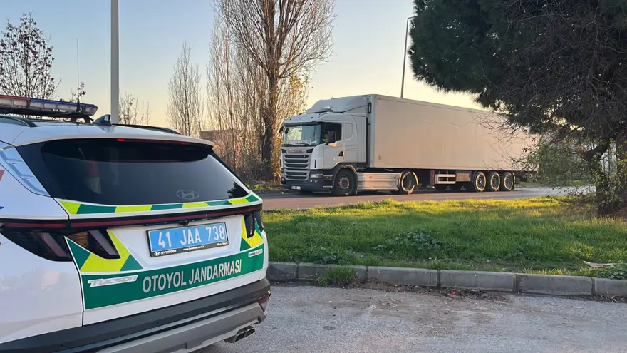 TIR şoförüne gaspçı şoku: Dövülüp boynundan bıçaklandı 1