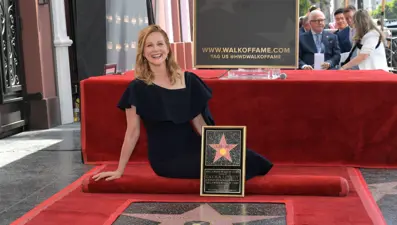 Ozark dizisinin yıldızı Laura Linney Şöhretler Kaldırımı'nda yıldız sahibi oldu