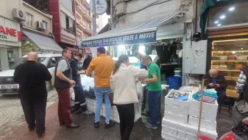 Balıkçıların önünde uzun kuyruk var: Tezgahlar doldu, taştı