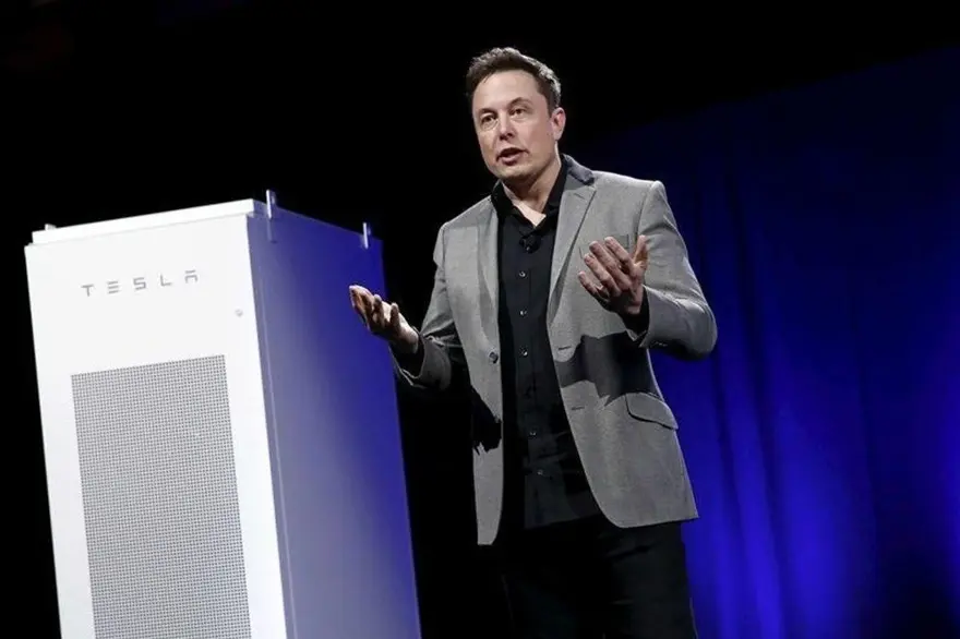 Elon Musk insanlı Mars görevi için tarih verdi 4