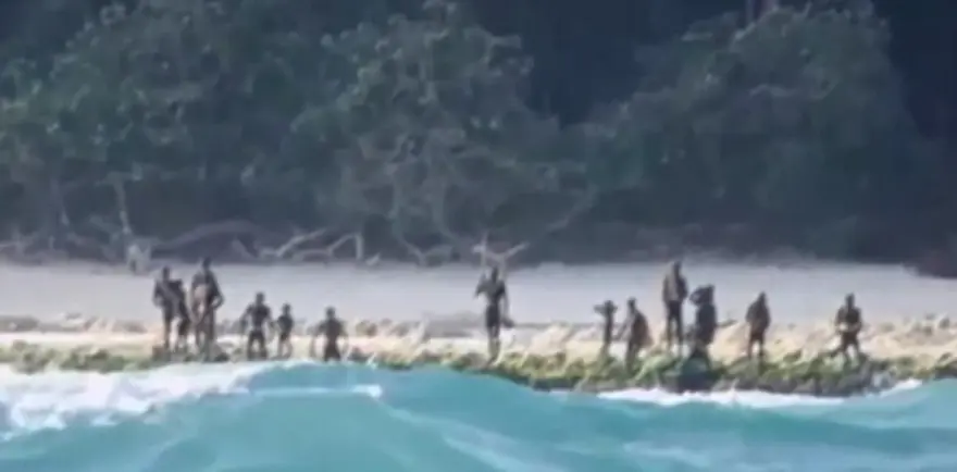 Dünyanın en izole toplumuna ev sahipliği yapan girmenin yasak olduğu ada 1