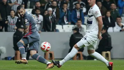 Beşiktaş tur kapısını araladı