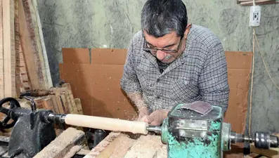 Gaziantep'te başladı, İzmir'de devam ediyor... Mesleğinin son temsilcilerinden! "Sol gözümü ve parmağımı kaybettim ama sanatımdan kaçmadım"