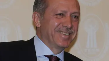 Erdoğan'dan bordo-mavi teselli