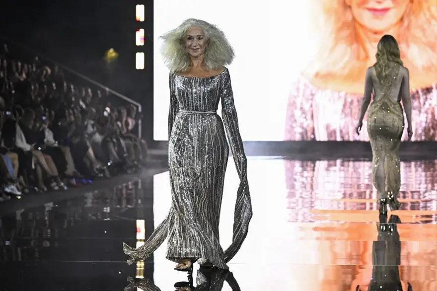 Sinema yıldızları Paris Moda Haftası'nda podyum yıldızı oldu 13