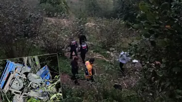 Pat pat 30 metrelik uçuruma devrildi: 1 ölü