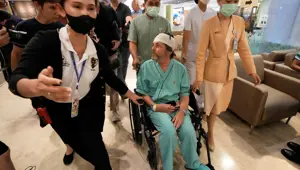 Londra-Singapur uçağında yaralanan 20 yolcu yoğun bakımda