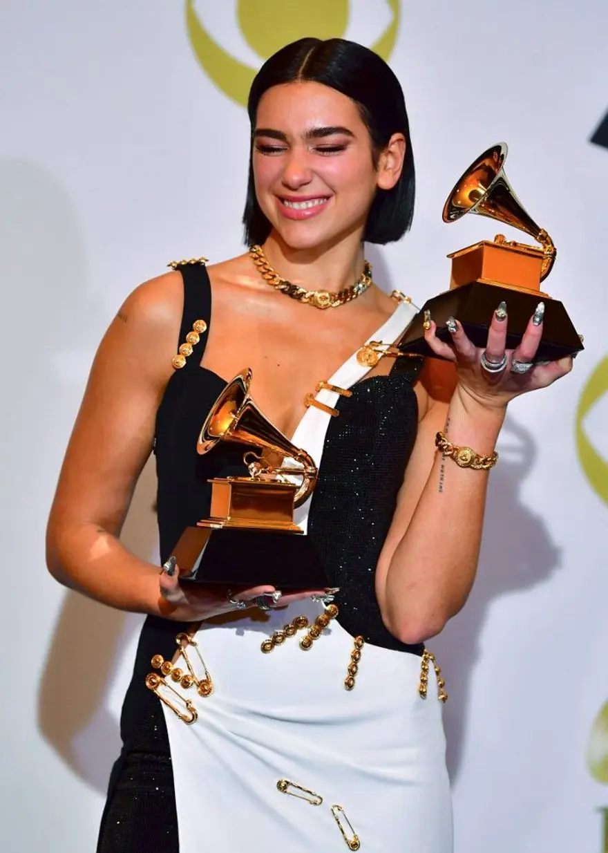 27. yaşına özel 27 fotoğrafla Dua Lipa 2