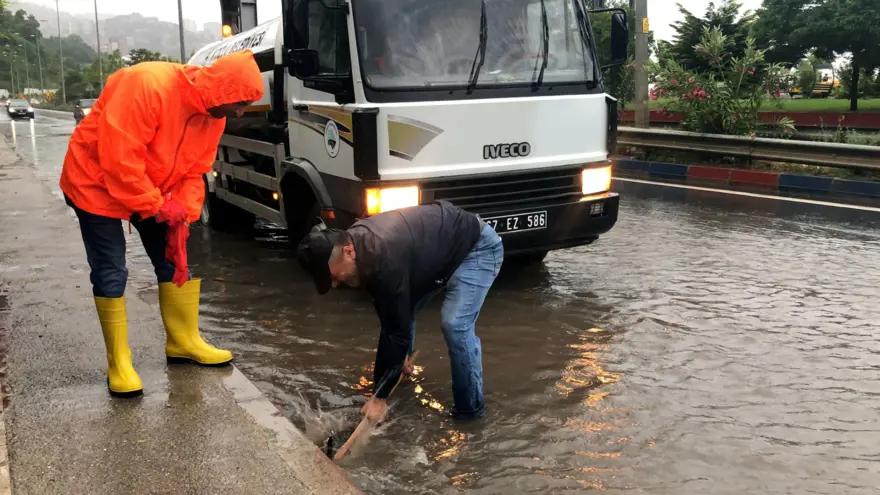 Zonguldak'ta sağanak: Yollar göle döndü 11