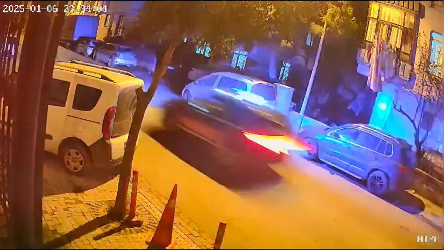 İstanbul'da satırlı silahlı kavga! Şüpheliler kaçtı, polis kovaladı: 14 gözaltı 3