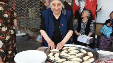 Mahkemenin ÇED kararı sonrası pişi yapıp dağıttılar