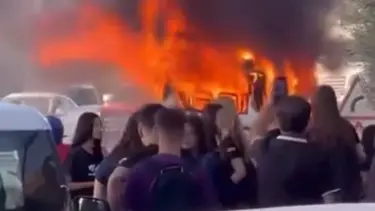 Okula giden öğrenci servisinde yangın: Öğrenciler tahliye edildi