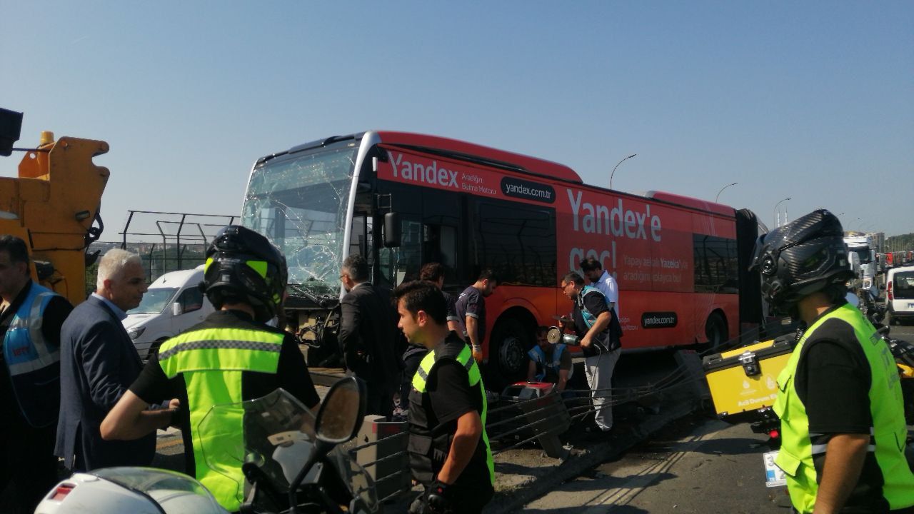 İstanbul'da metrobüs kazası