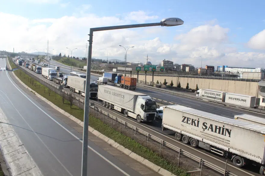 İSTANBUL'DAN KOCAELİ’NE TIR VE KAMYON GEÇİŞİ YAPILMAYACAK 5