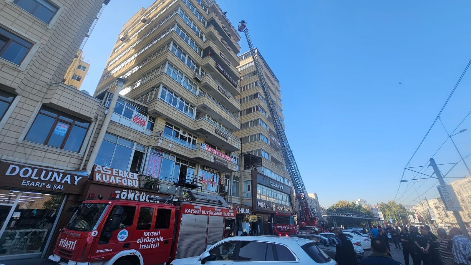 Kayseri'de iş yerinin terasında yangın