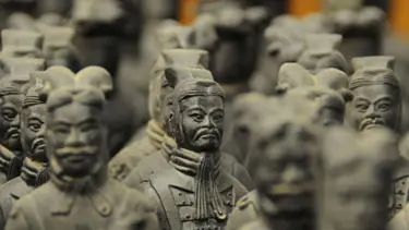 Yerin altında savaşa hazır 8 bin asker