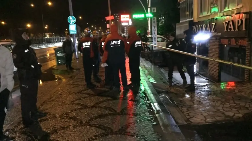 Rize'de fırtına: Dev dalgalar camları kırdı, 8 katlı apartman boşaltıldı 7