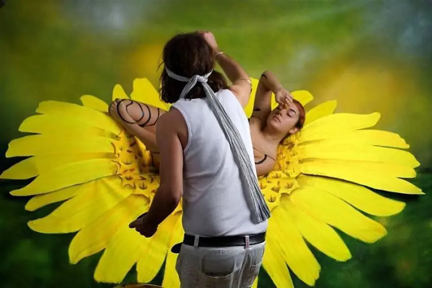 Johannes Stötter’in vücut boyama sanatı: Kelebek aslında birkadın 2