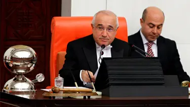 Bozdağ: Cemil Çiçek AK Parti'nin tek adayı