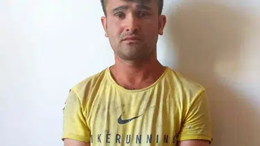 "Jandarma" yazılı gömlekle sosyal medyada paylaşım yapan düzensiz göçmen yakalandı