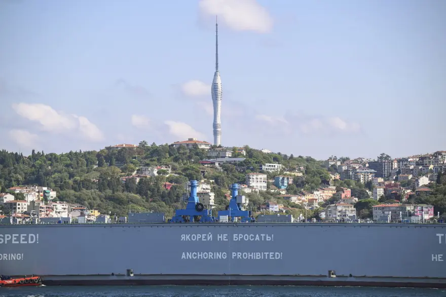 Dev yüzer havuz yeniden İstanbul Boğazı'nda 7