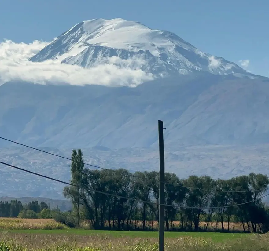 Gece boyunca kar yağdı, Ağrı Dağı'nın zirvesi yeni güne bembeyaz başladı 3 Gece boyunca kar yağdı, Ağrı Dağı'nın zirvesi yeni güne bembeyaz başladı 3