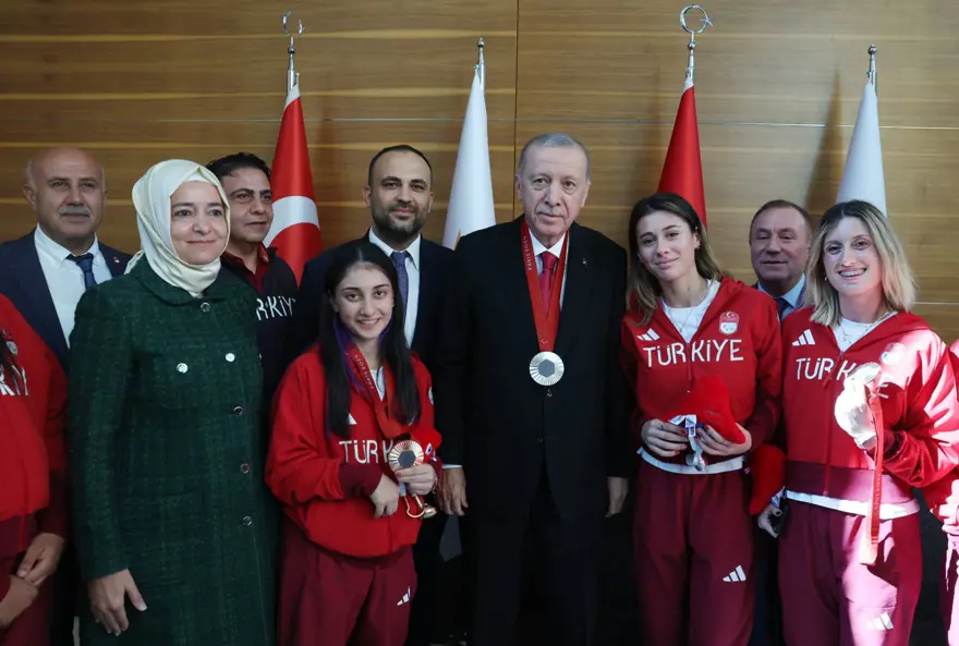 Cumhurbaşkanı Erdoğan paralimpik sporcularını kabul etti 6