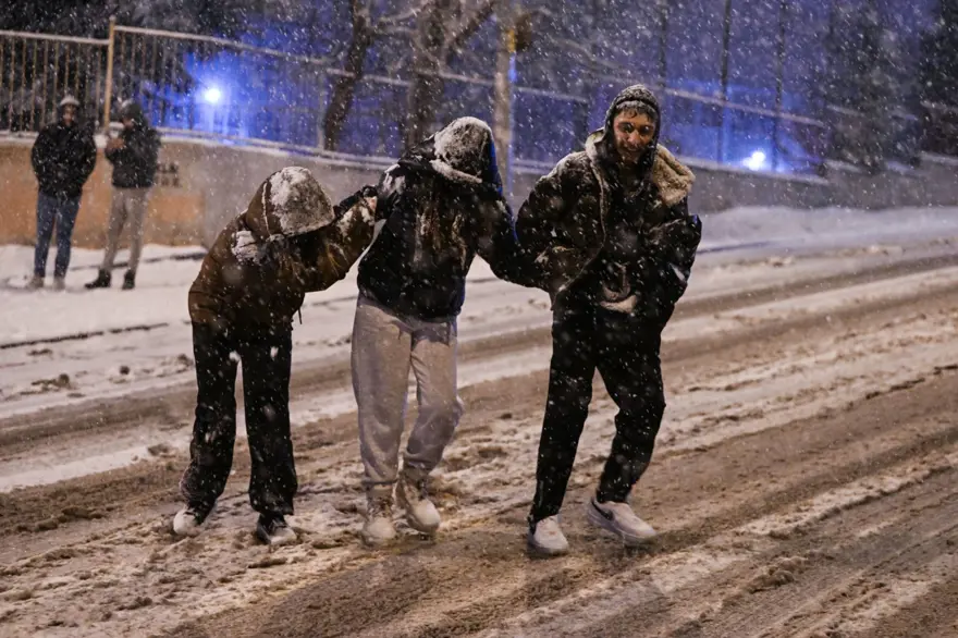 Ankara beyaza büründü, sırada İstanbul var 10 Ankara beyaza büründü, sırada İstanbul var 10
