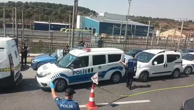 Küçükçekmece'de hareketli dakikalar: Araçta ceset bulundu