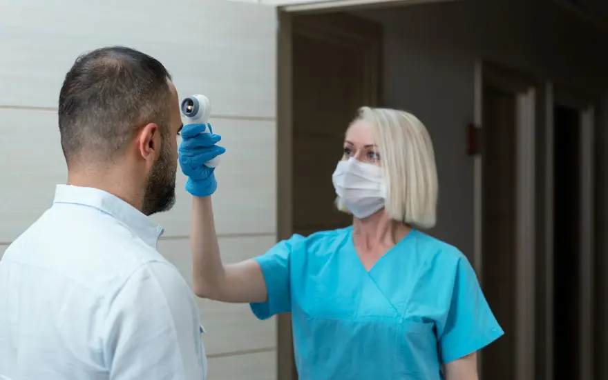 Pfizer/BioNTech aşısı Omicron nedeniyle hastaneye yatışa karşı yüzde 70 koruma sağlıyor 9 Pfizer/BioNTech aşısı Omicron nedeniyle hastaneye yatışa karşı yüzde 70 koruma sağlıyor 9