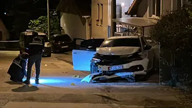 Kocaeli'de seyir halindeki araca silahlı saldırı