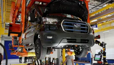 Ford'un ilk elektrikli ticari modeli E-Transit hattan indi