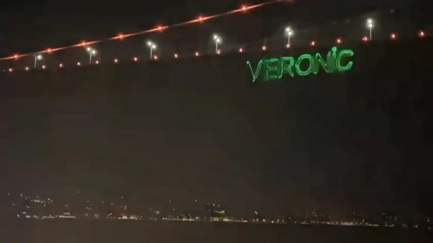 İstanbul'da lüks yatta 'fiziki mesafesiz' doğum günü partisi 7