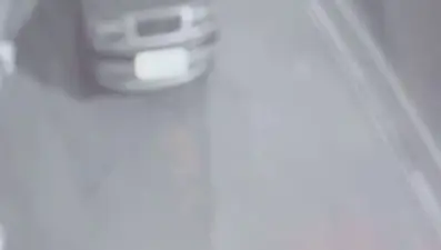 El yapımı patlayıcıyı sokak ortasında patlattı