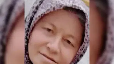 Eşini baltayla öldürdü
