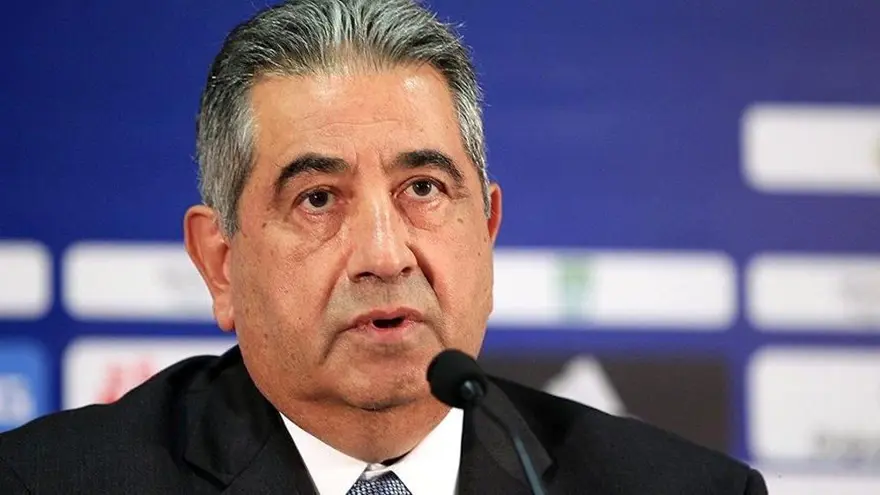 Aziz Yıldırım'ın ekibinde yer alan Mahmut Uslu'dan Ali Koç'a istifa çağrısı ve adaylık açıklaması 1 Aziz Yıldırım'ın ekibinde yer alan Mahmut Uslu'dan Ali Koç'a istifa çağrısı ve adaylık açıklaması 1