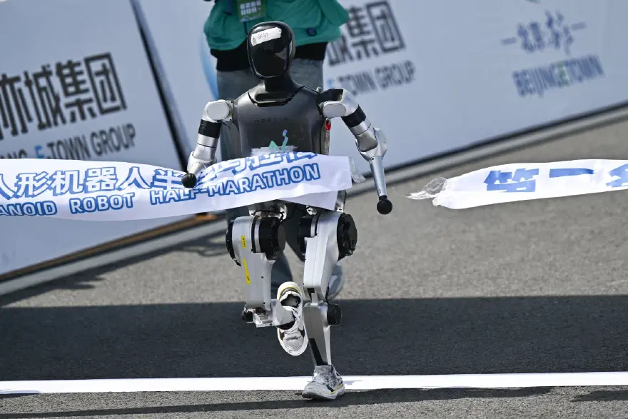 Çin insansı robotları iş gücüne dahil edecek 3