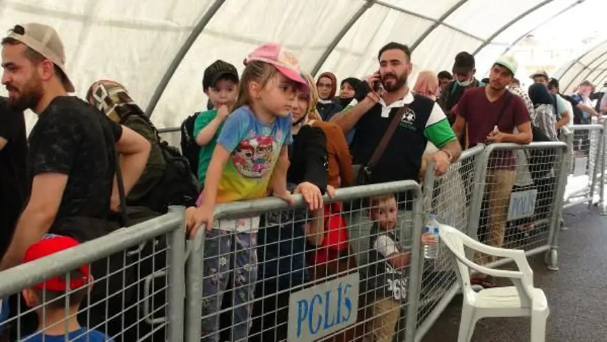 Binlerce Suriyeli bayram için ülkesine döndü 2