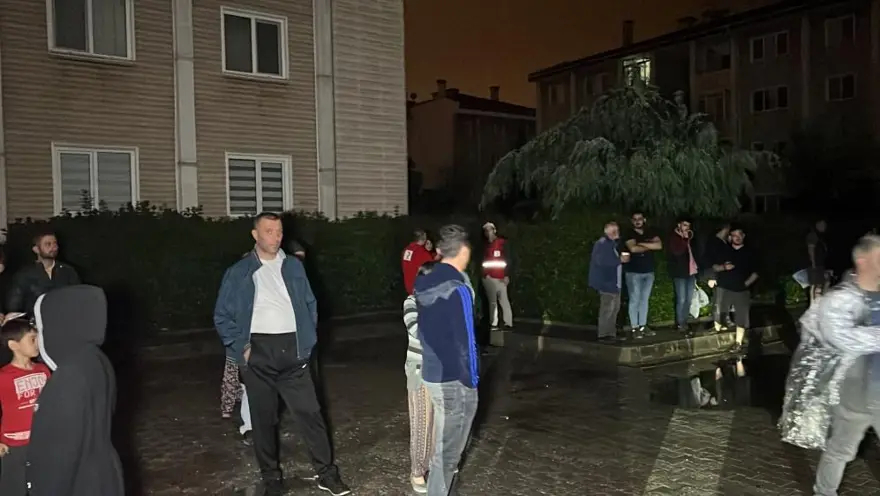 Düzce'de taşkın 1200 haneyi elektriksiz bıraktı 