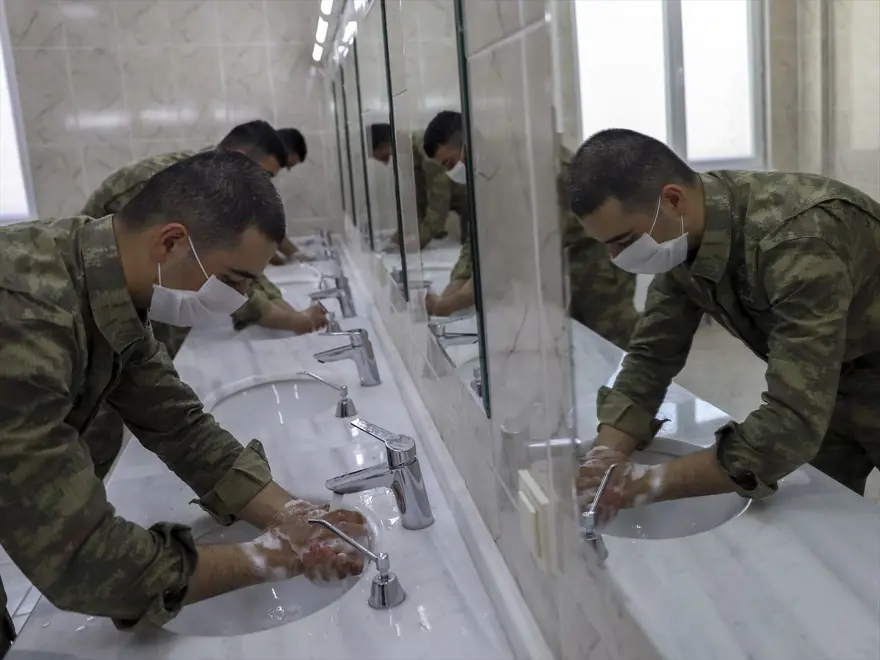 Askeri birliklerde corona virüs önlemleri uygulanıyor 13