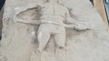 Çanakkale'de 2 bin yıllık Gladyatör Rölyefi ele geçirildi