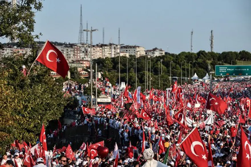 Yabancı ajansların gözüyle İstanbul'da 15 Temmuz 22 Yabancı ajansların gözüyle İstanbul'da 15 Temmuz 22