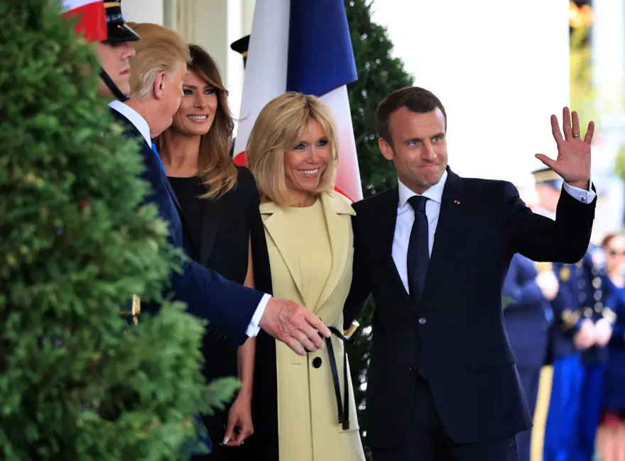 Trump ile Macron ağaç dikti 2