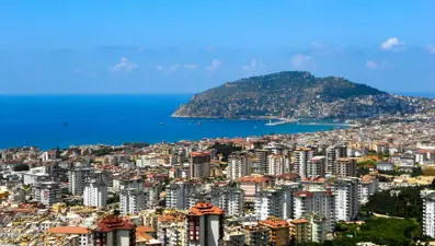 Yabancılar Türkiye'den vazgeçmedi: En çok hangi ülke vatandaşları ev aldı?