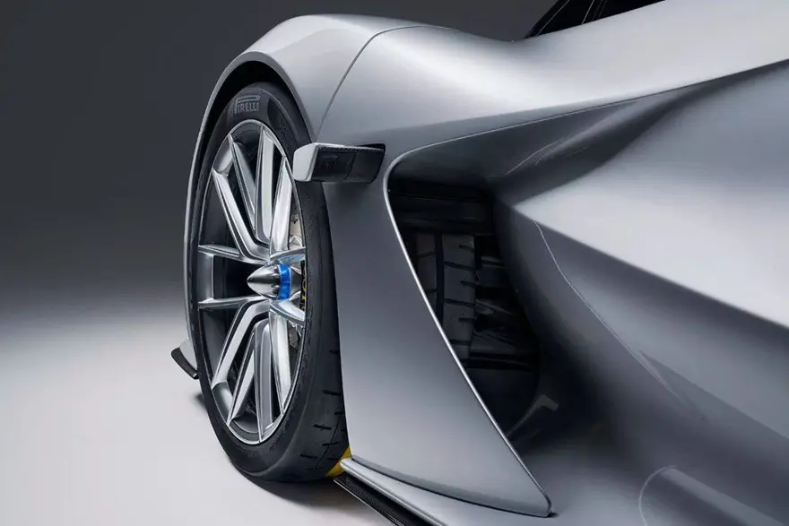 2.2 milyon dolarlık elektrikli otomobil piyasaya çıkmadan tükendi 5