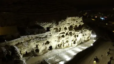 Sivas'taki mağara evleri 4 bin yıl sonra aydınlatıldı