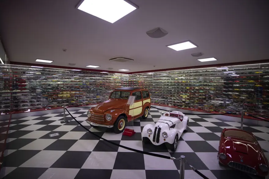 Klasik otomobil ve motosiklet müzesi Key Museum tarihe ışık tutuyor 34